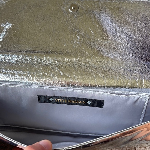 Steve Madden silver sequin snap purse - Picture 3 of 3